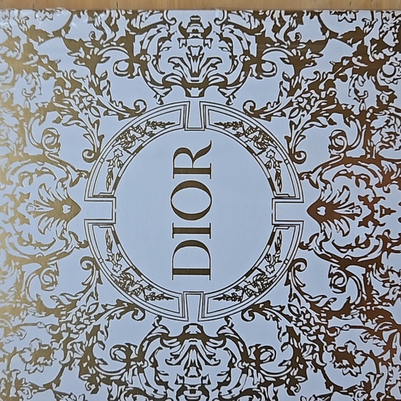DIOR JOURNAL - Picture 2 of 10